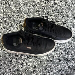 Puma Women's Black and White Sneakers